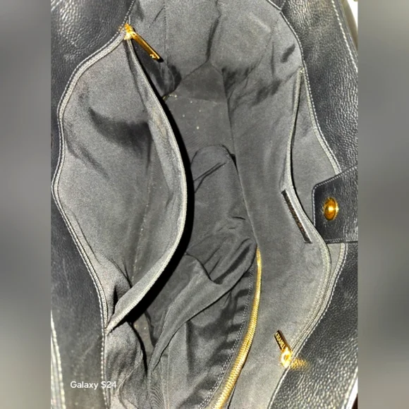 Chanel Black Executive Leather Tote Bag - Picture 6 of 8